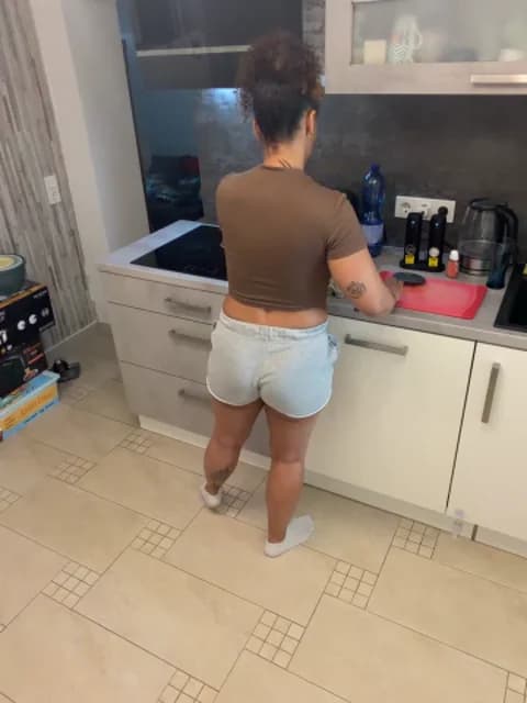 Premium: SweetPetiteNoir HD (56 min) - May 18, 2026 08:12