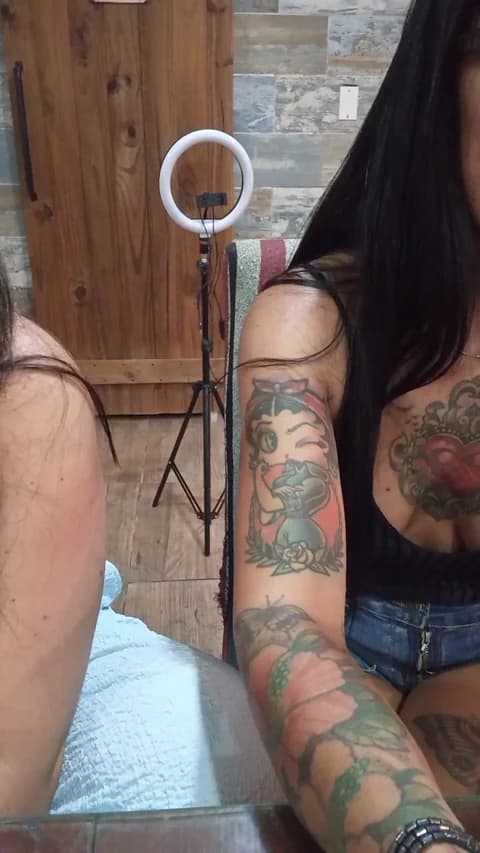 Premium: hotcurvi1 HD (89 min) - January 15, 2026 03:07